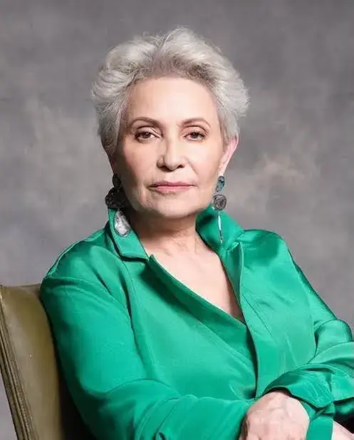 Embajadora Adriana Barraza