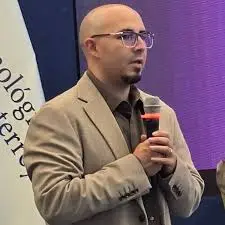 Embajador Sasha Espinosa