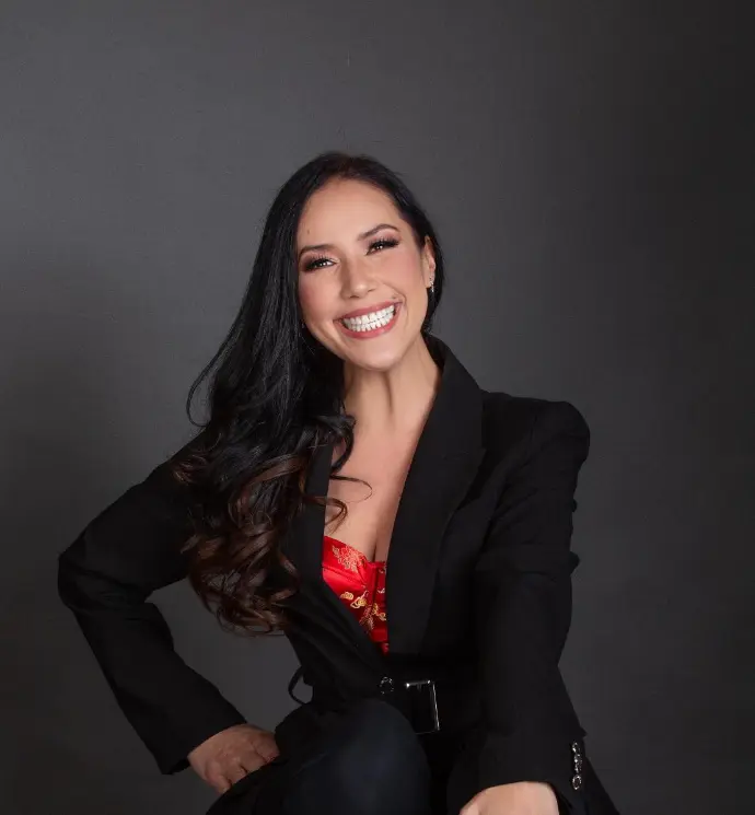 Embajadora Adriana Basulto