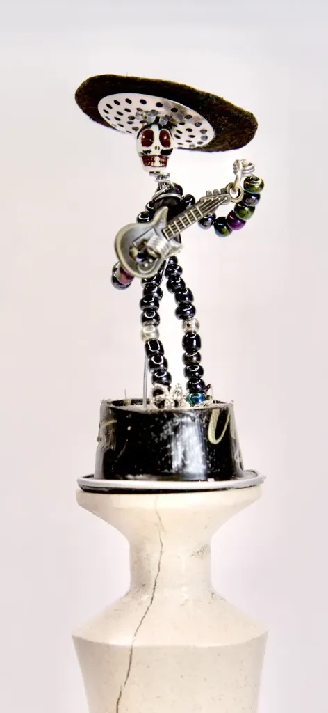 Catrín hecho a mano con reciclaje de cápsulas de café (DIHCOMO ARTE)